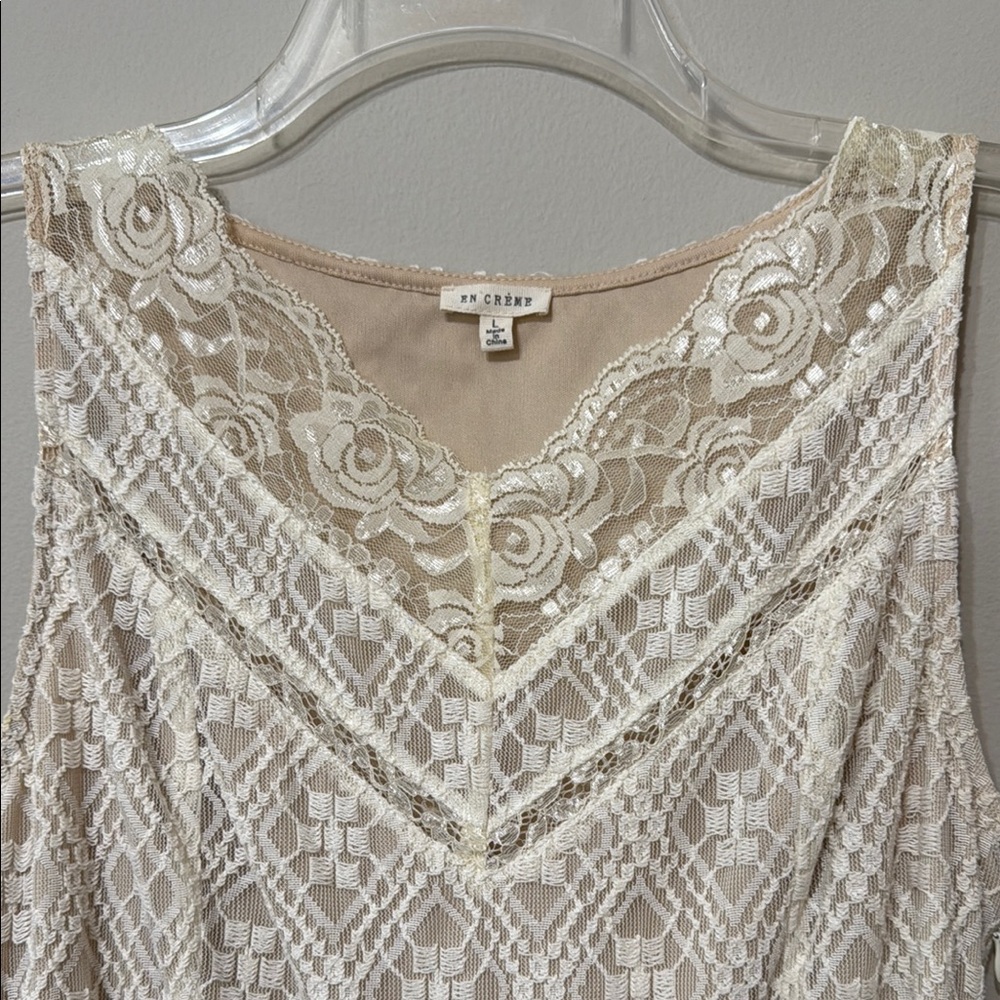 En Crème Elegant Cream Lace Dress - Picture 3 of 7